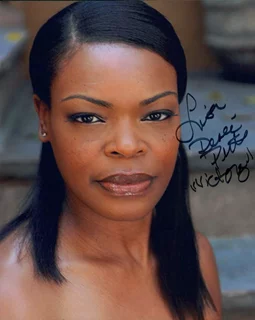 Lisa Renee Pitts autograph