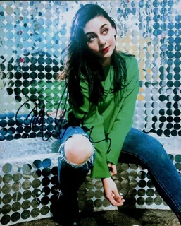 Issie Swickle autograph