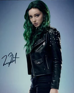 Emma Dumont autograph