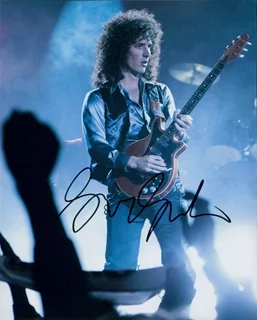 Gwilym Lee autograph