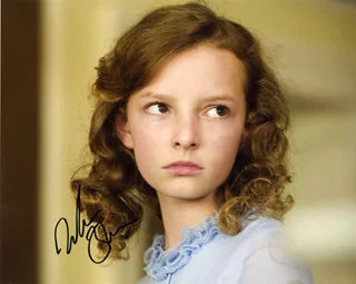 Dakota Blue Richards autograph