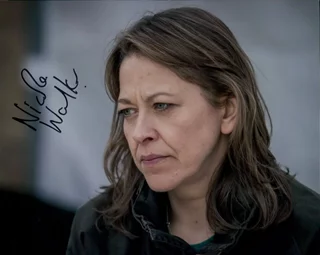Nicola Walker autograph