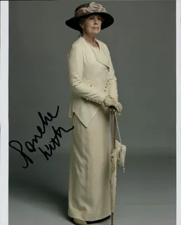 Penelope Wilton autograph