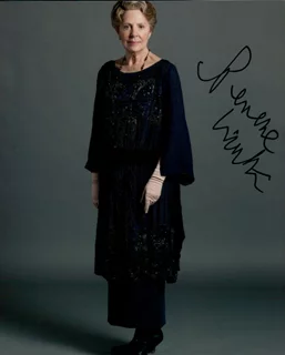 Penelope Wilton autograph