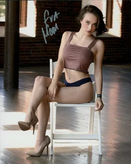 Eva Moon autograph