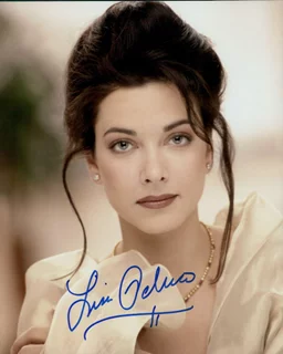 Lisa Peluso autograph