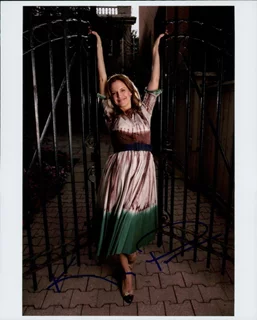 Kelly Preston autograph