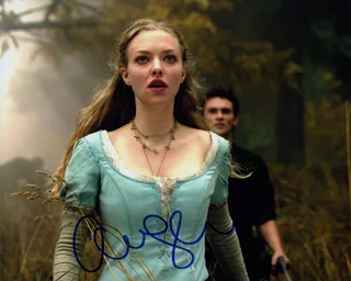 Amanda Seyfried autograph