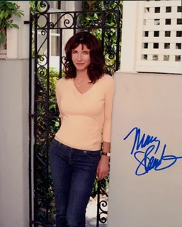 Mary Steenburgen autograph