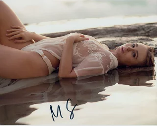 Masha Summers autograph