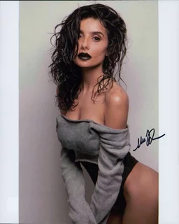 Mikaela Hoover autograph