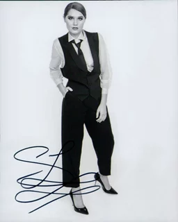 Serena Laurel autograph