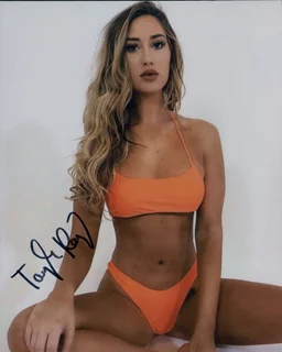 Taylor Ray autograph