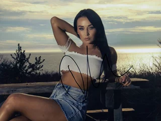 Cherrel Riana autograph