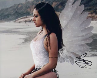 Ianna Sarkis autograph