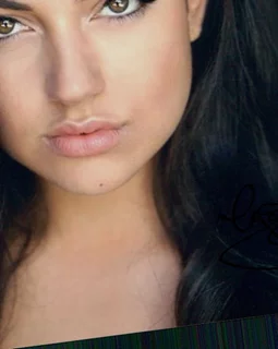 Ianna Sarkis autograph