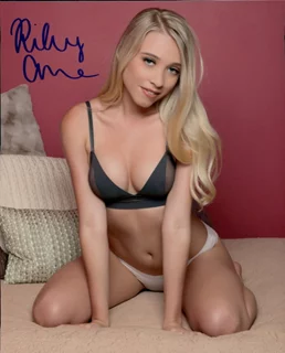 Riley Anne autograph