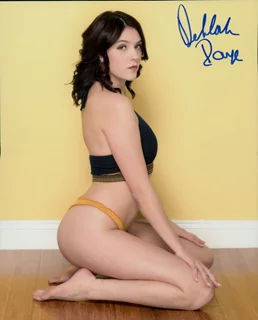 Delilah Daye autograph