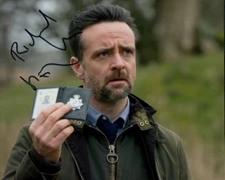 Richard Harrington autograph
