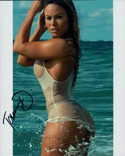Tamra Dae autograph