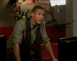 Najee De-Tiege autograph