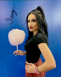 Savannah Garza autograph