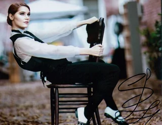Serena Laurel autograph