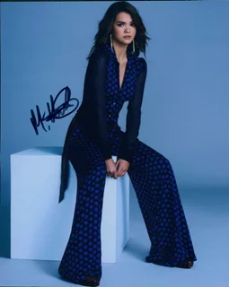 Maia Mitchell autograph