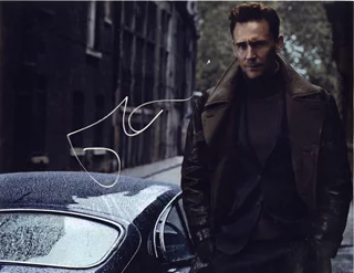 Tom Hiddleston autograph