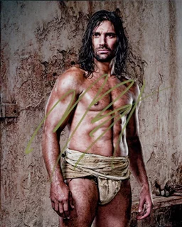 Manu Bennett autograph