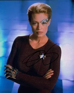 Jeri Ryan autograph