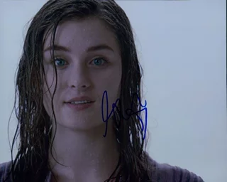 Grace Victoria Cox autograph