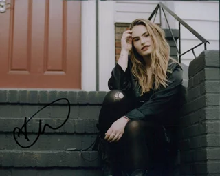 Kathryn Gallagher autograph