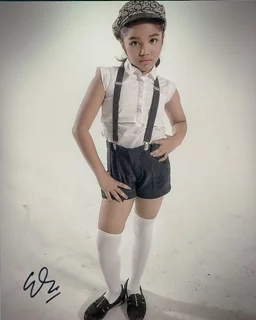 Elisakh Hagia autograph