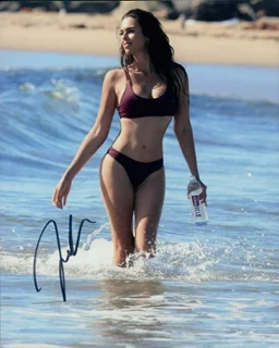 Tania Marie autograph