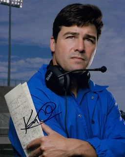 Kyle Chandler autograph