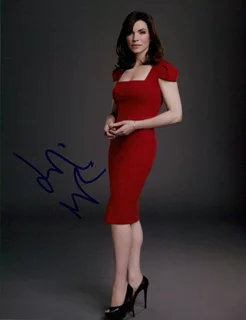 Julianna Margulies autograph