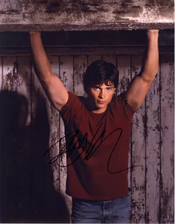 Tom Welling autograph