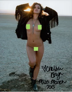 Chelsie Aryn autograph