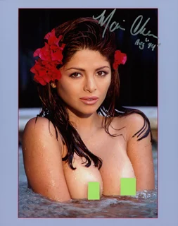 Maria Checa autograph