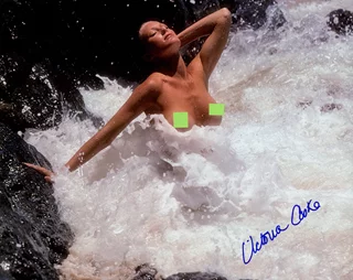 Victoria Cooke autograph