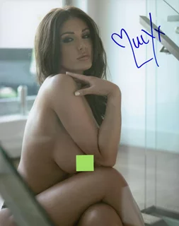 Lucy Pinder autograph