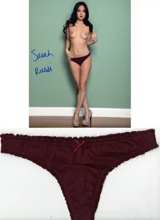 Sarah Russi autograph