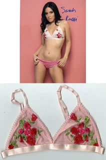 Sarah Russi autograph