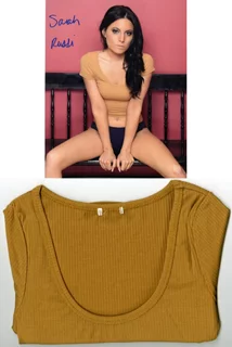 Sarah Russi autograph