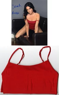 Sarah Russi autograph