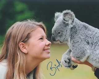 Bindi Irwin autograph