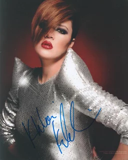 Khloe Kardashian autograph