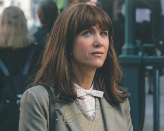 Kristen Wiig autograph