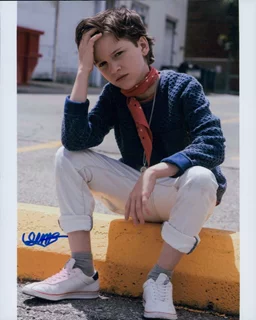 Gabriel Bateman autograph